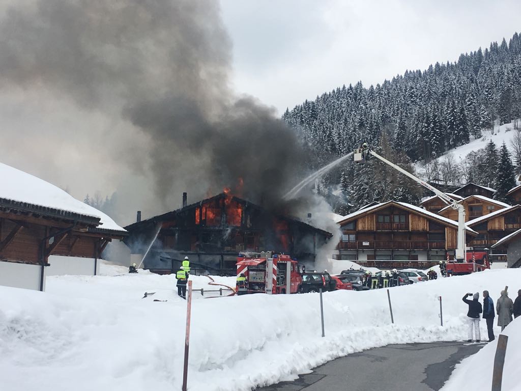 Un chalet a été ravagé par les flammes à Morgins